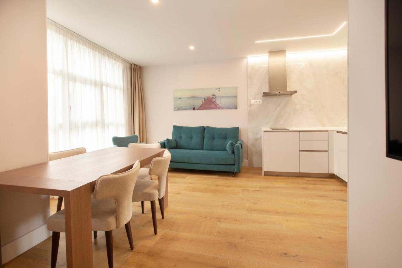 Apartamentos Reina Victoria ซานตานเดร์ ภายนอก รูปภาพ