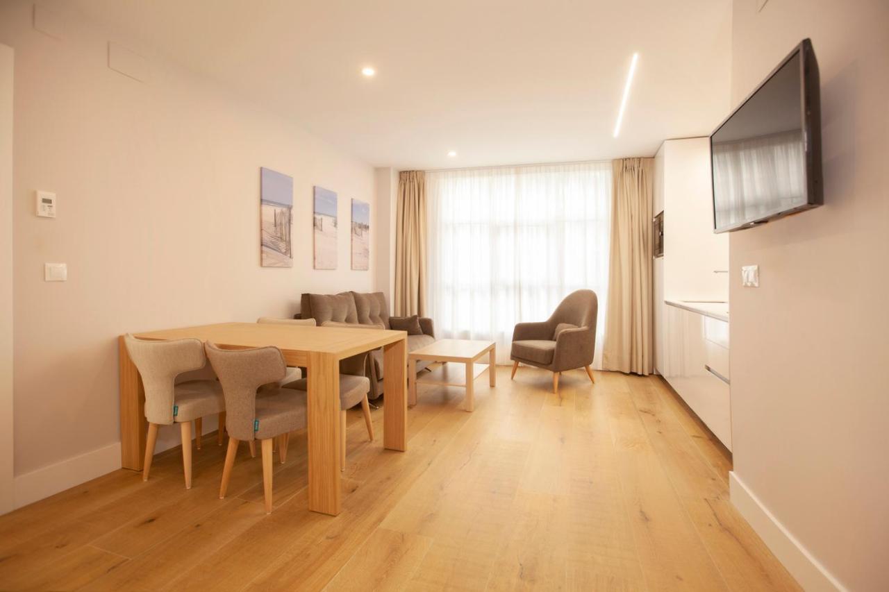 Apartamentos Reina Victoria ซานตานเดร์ ภายนอก รูปภาพ