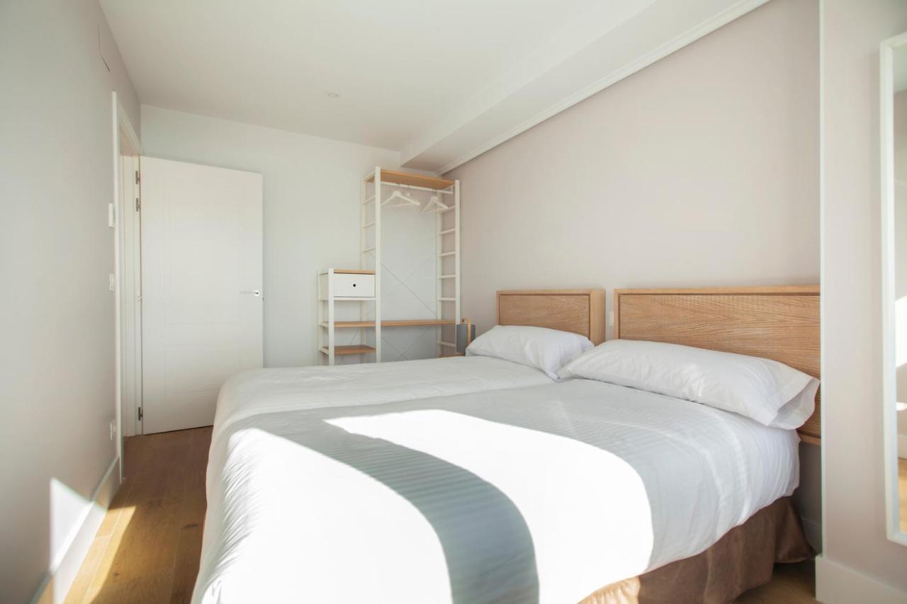 Apartamentos Reina Victoria ซานตานเดร์ ภายนอก รูปภาพ