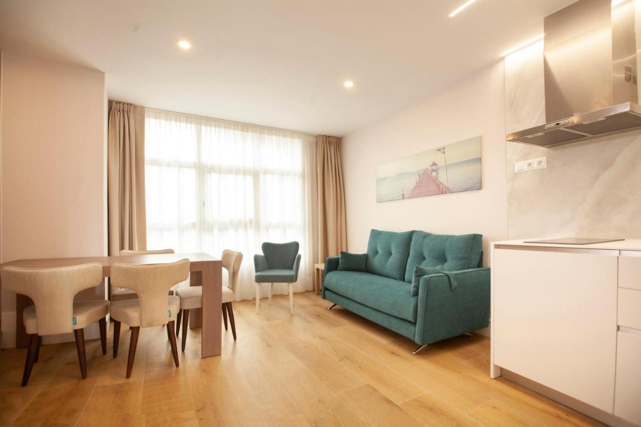 Apartamentos Reina Victoria ซานตานเดร์ ภายนอก รูปภาพ