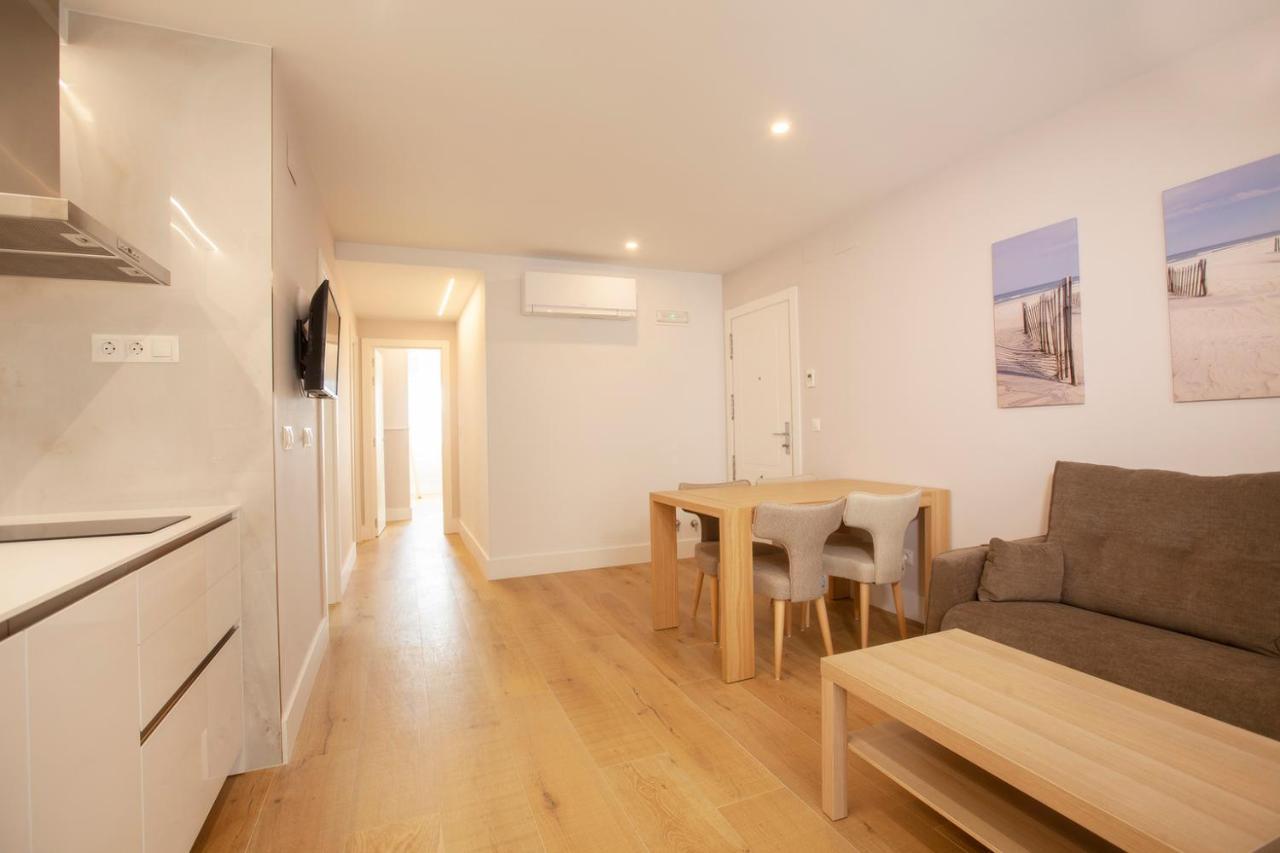 Apartamentos Reina Victoria ซานตานเดร์ ภายนอก รูปภาพ