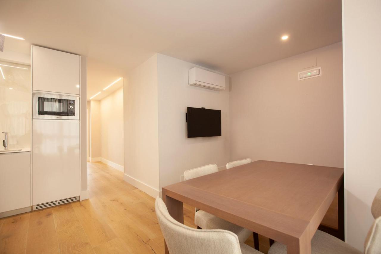 Apartamentos Reina Victoria ซานตานเดร์ ภายนอก รูปภาพ