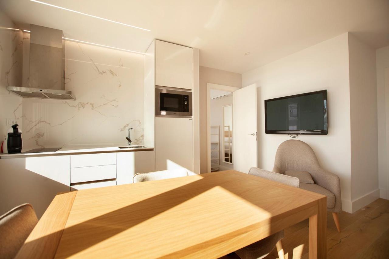 Apartamentos Reina Victoria ซานตานเดร์ ภายนอก รูปภาพ