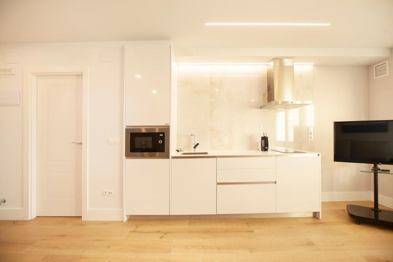 Apartamentos Reina Victoria ซานตานเดร์ ภายนอก รูปภาพ