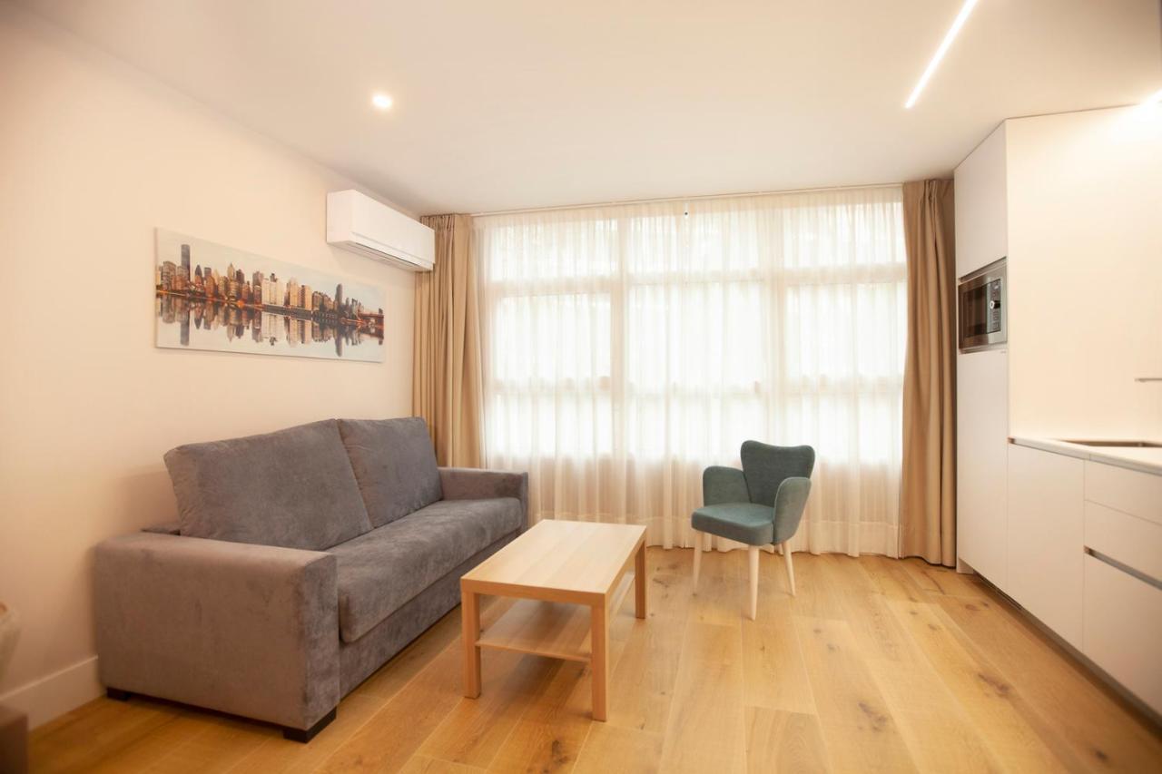 Apartamentos Reina Victoria ซานตานเดร์ ภายนอก รูปภาพ