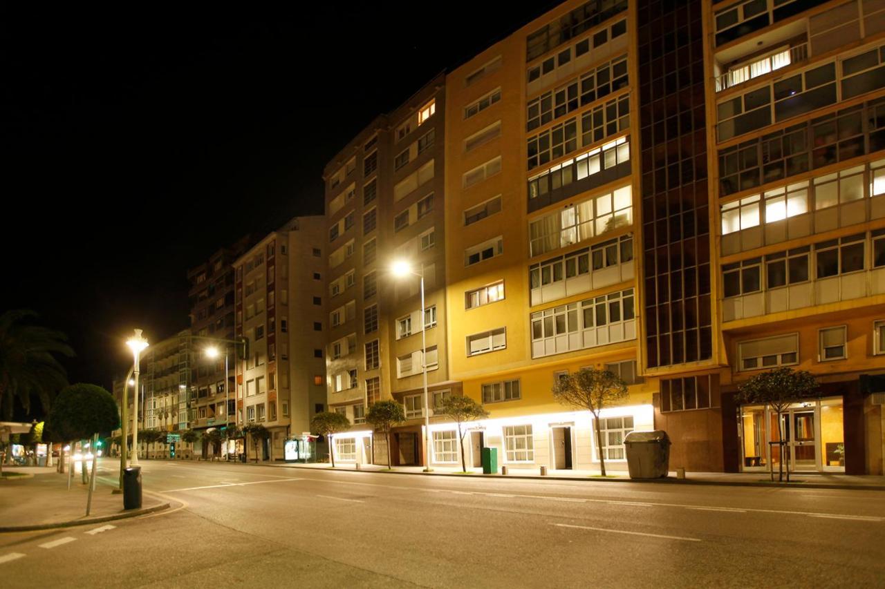 Apartamentos Reina Victoria ซานตานเดร์ ภายนอก รูปภาพ