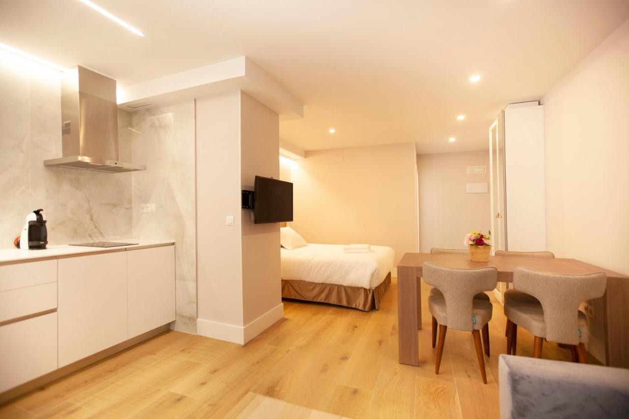 Apartamentos Reina Victoria ซานตานเดร์ ภายนอก รูปภาพ