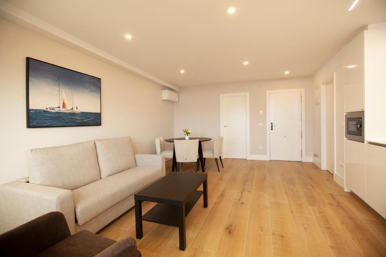 Apartamentos Reina Victoria ซานตานเดร์ ภายนอก รูปภาพ