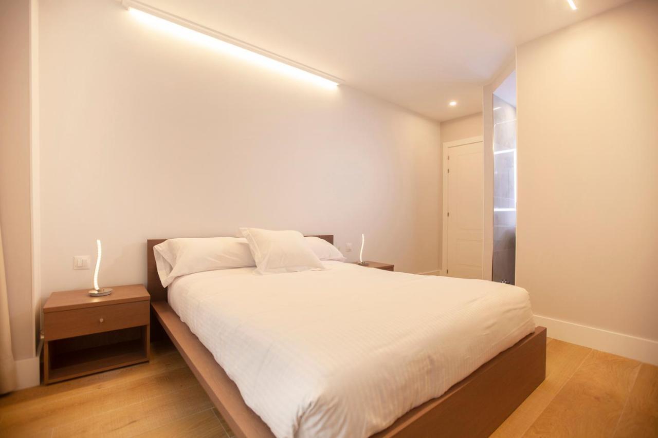 Apartamentos Reina Victoria ซานตานเดร์ ภายนอก รูปภาพ