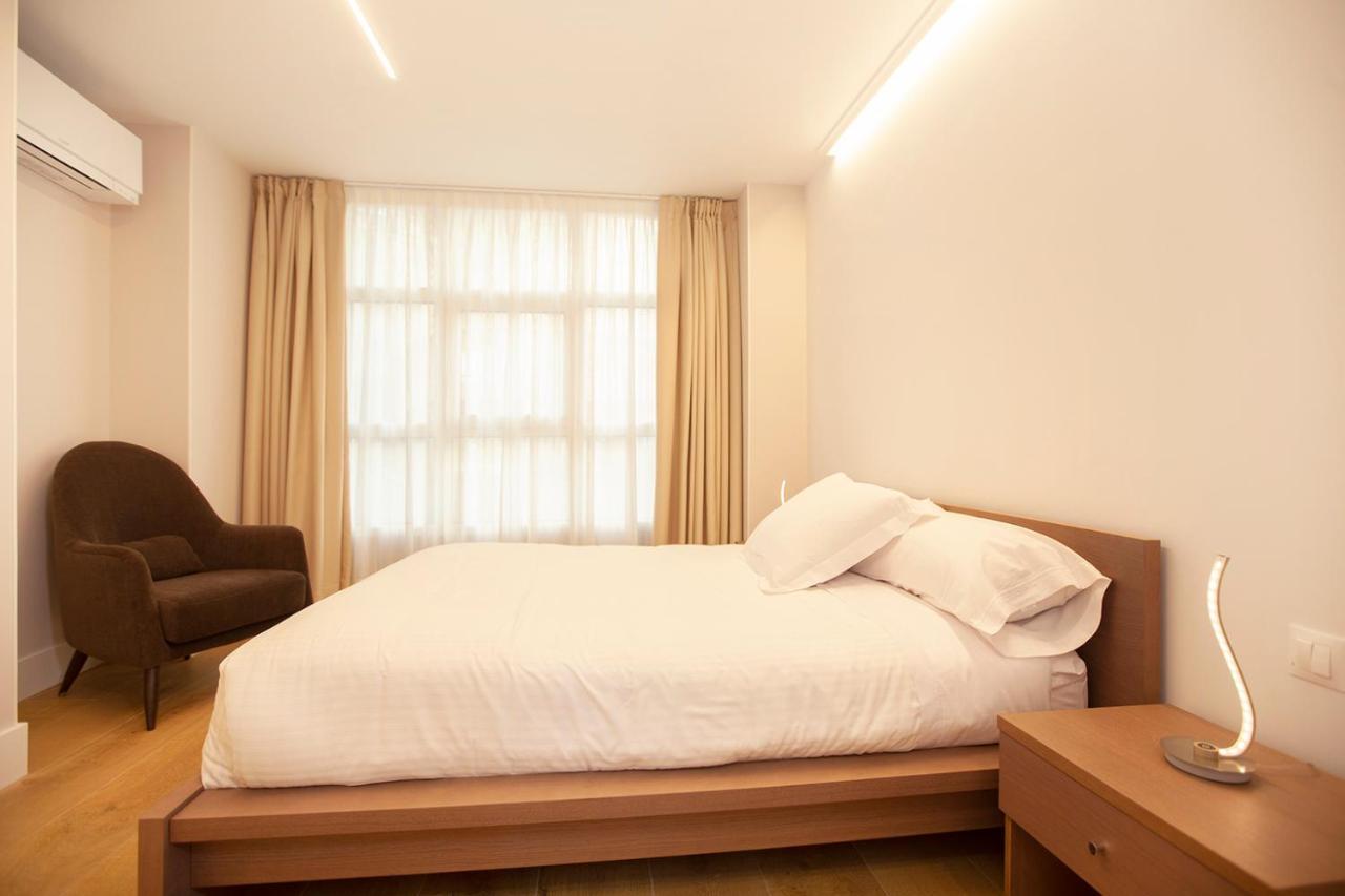 Apartamentos Reina Victoria ซานตานเดร์ ภายนอก รูปภาพ